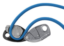 Carica l'immagine nel visualizzatore di Gallery, PETZL GRIGRI® + Assicuratore con bloccaggio assistito mediante camma e maniglia antipanico art. D13A
