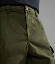 Carica l&#39;immagine nel visualizzatore di Gallery, Napapijri Pantaloni uomo Cargo con tasconi Yasuni Green Verde
