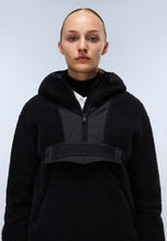 Carica l'immagine nel visualizzatore di Gallery, NAPAPIJRI Felpa in Pile con Cappuccio e 1/2 Zip mod. T-Seline Hzh W art. NP0A4HYO0411 col. BLACK
