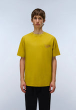 Carica l'immagine nel visualizzatore di Gallery, NAPAPIJRI T-Shirt a Maniche Corte mod. S-Aren SS cod. NP0A88SY1O1 col. GOLD FLAKE Y10
