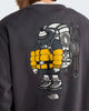THE NORTH FACE Felpa Gear Up Get Out con grafica unisex art.  NF0A8JB5 col. Anthracite Grey