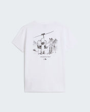 Carica l'immagine nel visualizzatore di Gallery, T-shirt Opposites Attract Relaxed con grafica unisex art. NF0A8JAN col. TNF White
