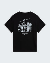 Carica l'immagine nel visualizzatore di Gallery, T-shirt Opposites Attract Relaxed con grafica unisex art. NF0A8JAN col. TNF Black
