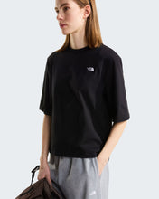 Carica l'immagine nel visualizzatore di Gallery, THE NORTH FACE T-shirt TNF™ Essential Simple Dome Boxy Relaxed da donna art.  NF0A8H71
