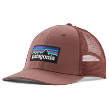 Carica l&#39;immagine nel visualizzatore di Gallery, PATAGONIA P-6 LOGO LOPRO TRUCKER HAT Cappellino con visiera cod. 38283
