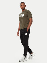 Carica l'immagine nel visualizzatore di Gallery, THE NORTH FACE Joggers Box Half Dome Regular Tapered da uomo art.  NF0A8JB0JK3 col. TNF BLACK
