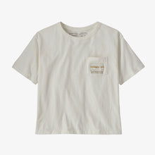 Carica l&#39;immagine nel visualizzatore di Gallery, Patagonia T-shirt in cotone con taschino Women&#39;s &#39;73 Skyline Organic Easy Cut Pocket Tee White
