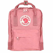 Carica l&#39;immagine nel visualizzatore di Gallery, Fjällräven Save The Arctic Fox Kånken Mini, Zaino Unisex-Adulto, 24x36x45 Centimeters (W x H x L)
