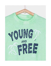 Carica l&#39;immagine nel visualizzatore di Gallery, Tiffosi Roddy 10026383 T-Shirt Bambino Verde con Stampa Young And Free
