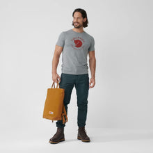 Carica l&#39;immagine nel visualizzatore di Gallery, Fjällräven Fox T-Shirt M Maglietta Uomo
