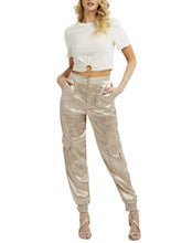 Carica l&#39;immagine nel visualizzatore di Gallery, GUESS t Shirt Donna Piercing

