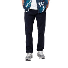 Carica l&#39;immagine nel visualizzatore di Gallery, CARHARTT WIP Sid Pant Pantalone Uomo Chino in Twill Misto-Cotone con Taglio Slim Blu Dark Navy
