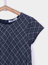 Carica l&#39;immagine nel visualizzatore di Gallery, Tiffosi Petunia 10024509 Vestito da Bambina a Manica Corta Blu Notte
