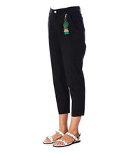 Carica l&#39;immagine nel visualizzatore di Gallery, Guess Donna Pantalone Candis Chino Nero MOD. W02B12 WCRU1 S
