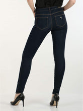 Carica l&#39;immagine nel visualizzatore di Gallery, Guess Jeans Skinny Mid Curve X Lavaggio Blu Scuro (W31 - L30)
