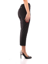 Carica l&#39;immagine nel visualizzatore di Gallery, Guess W02B12 Pantaloni Donna Nero M
