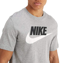 Carica l&#39;immagine nel visualizzatore di Gallery, Nike Sportswear Futura Icon T-Shirt Uomo
