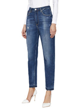 Carica l&#39;immagine nel visualizzatore di Gallery, Guess Mom Jeans

