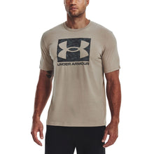 Carica l&#39;immagine nel visualizzatore di Gallery, Under Armour Men&#39;s UA ABC Camo Boxed Logo Manica Corta Corte Graph Uomo
