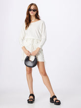 Carica l&#39;immagine nel visualizzatore di Gallery, GUESS Maglione donna Adele

