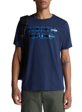 Carica l&#39;immagine nel visualizzatore di Gallery, NORTH SAILS T-Shirt con Lettering
