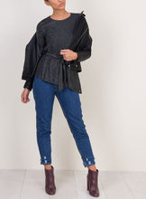 Carica l&#39;immagine nel visualizzatore di Gallery, Tiffosi Xena maglia blusa donna nera con filo argentato

