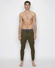 Carica l&#39;immagine nel visualizzatore di Gallery, NENA &amp; PASADENA Champion Pants Forest Green Pantalone Ragazzo, Cavallo sceso e Polsino
