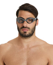 Carica l&#39;immagine nel visualizzatore di Gallery, Arena The One Occhialini Nuoto Anti-Appannamento Unisex Adulto, Occhialini Piscina con Ampie Lenti, Protezione UV, Ponte Nasale Autoregolante, Guarnizioni Orbit-Proof
