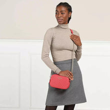 Carica l&#39;immagine nel visualizzatore di Gallery, Guess Borsa Donna noelle crossbody camera qg787914
