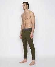 Carica l&#39;immagine nel visualizzatore di Gallery, NENA &amp; PASADENA Champion Pants Forest Green Pantalone Ragazzo, Cavallo sceso e Polsino
