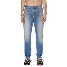 Carica l&#39;immagine nel visualizzatore di Gallery, DIESEL jeans uomo denim medio D-STRUKT
