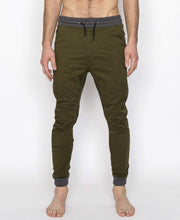 Carica l&#39;immagine nel visualizzatore di Gallery, NENA &amp; PASADENA Champion Pants Forest Green Pantalone Ragazzo, Cavallo sceso e Polsino
