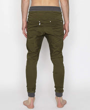 Carica l&#39;immagine nel visualizzatore di Gallery, NENA &amp; PASADENA Champion Pants Forest Green Pantalone Ragazzo, Cavallo sceso e Polsino
