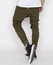Carica l&#39;immagine nel visualizzatore di Gallery, NENA &amp; PASADENA Champion Pants Forest Green Pantalone Ragazzo, Cavallo sceso e Polsino

