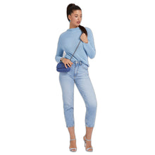 Carica l&#39;immagine nel visualizzatore di Gallery, Guess Donna Pantaloni Jeans 5 Tasche Mom Jean W2YA21D4NH6
