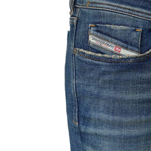Carica l&#39;immagine nel visualizzatore di Gallery, DIESEL jeans uomo denim medio SLEENKER - 33/32
