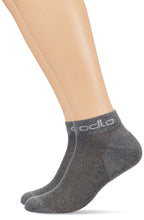 Carica l&#39;immagine nel visualizzatore di Gallery, Odlo Calze Basse Active, Accessori Unisex – Adulto, Black, 39-41
