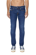 Carica l&#39;immagine nel visualizzatore di Gallery, DIESEL jeans uomo denim scuro SLEENKER - 34/32
