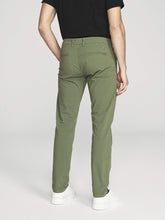 Carica l&#39;immagine nel visualizzatore di Gallery, NORTH SAILS Chino Uomo Pantaloni in Popeline di Cotone Stretch con Tasche Funzionali - vestibilità Slim
