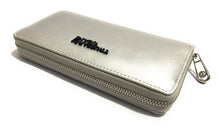 Carica l&#39;immagine nel visualizzatore di Gallery, Trussardi Jeans PORTAFOGLIO DONNA ZIP AROUND MOD. EASY LIGHT 3 POCKET ECOPELLE SILVER AS19TJ06
