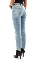 Carica l&#39;immagine nel visualizzatore di Gallery, Guess Jeans Relaxed STRAPPATO Donna

