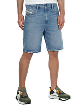 Carica l&#39;immagine nel visualizzatore di Gallery, Diesel A02648 0HBAV Shorts Shorts Denim Uomo Blu Denim 31
