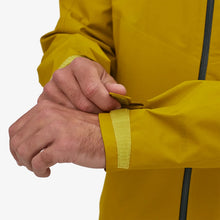Carica l&#39;immagine nel visualizzatore di Gallery, Patagonia Men&#39;s Calcite Jacket Giacca Uomo in GORE-TEX Paclite® Plus Technology Textile Green
