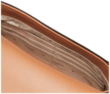 Carica l&#39;immagine nel visualizzatore di Gallery, GUESS Kristle Top-Handle Flap Caramel One Size
