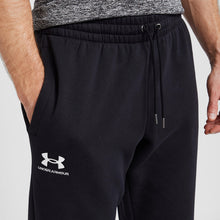 Carica l&#39;immagine nel visualizzatore di Gallery, Under Armour Men&#39;s UA Essential Fleece Joggers Bottoms in Pile Uomo

