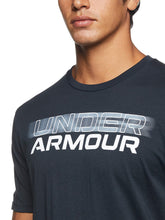 Carica l&#39;immagine nel visualizzatore di Gallery, Under Armour t-Shirt Blurry Logo Wordmark Uomo T-Shirt Palestra
