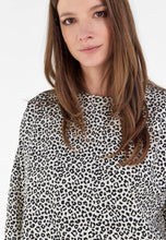 Carica l&#39;immagine nel visualizzatore di Gallery, FREDDY - Felpa Leggera Oversize con Stampa A Fantasia Animalier
