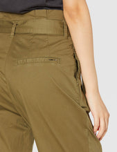 Carica l&#39;immagine nel visualizzatore di Gallery, Guess W02B08WCRU1 Pantalone Verde
