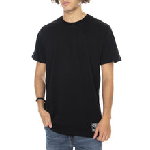 Carica l&#39;immagine nel visualizzatore di Gallery, IUTER Basic Logo Patch T-Shirt - Black - Maglietta Girocollo Uomo Nera

