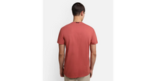 Carica l&#39;immagine nel visualizzatore di Gallery, Napapijri S-Noasca T-shirt manica corta con taschino da uomo Red Marsala
